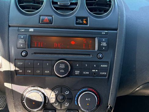 Used 2010 Nissan Altima 2.5 S FWD image 8