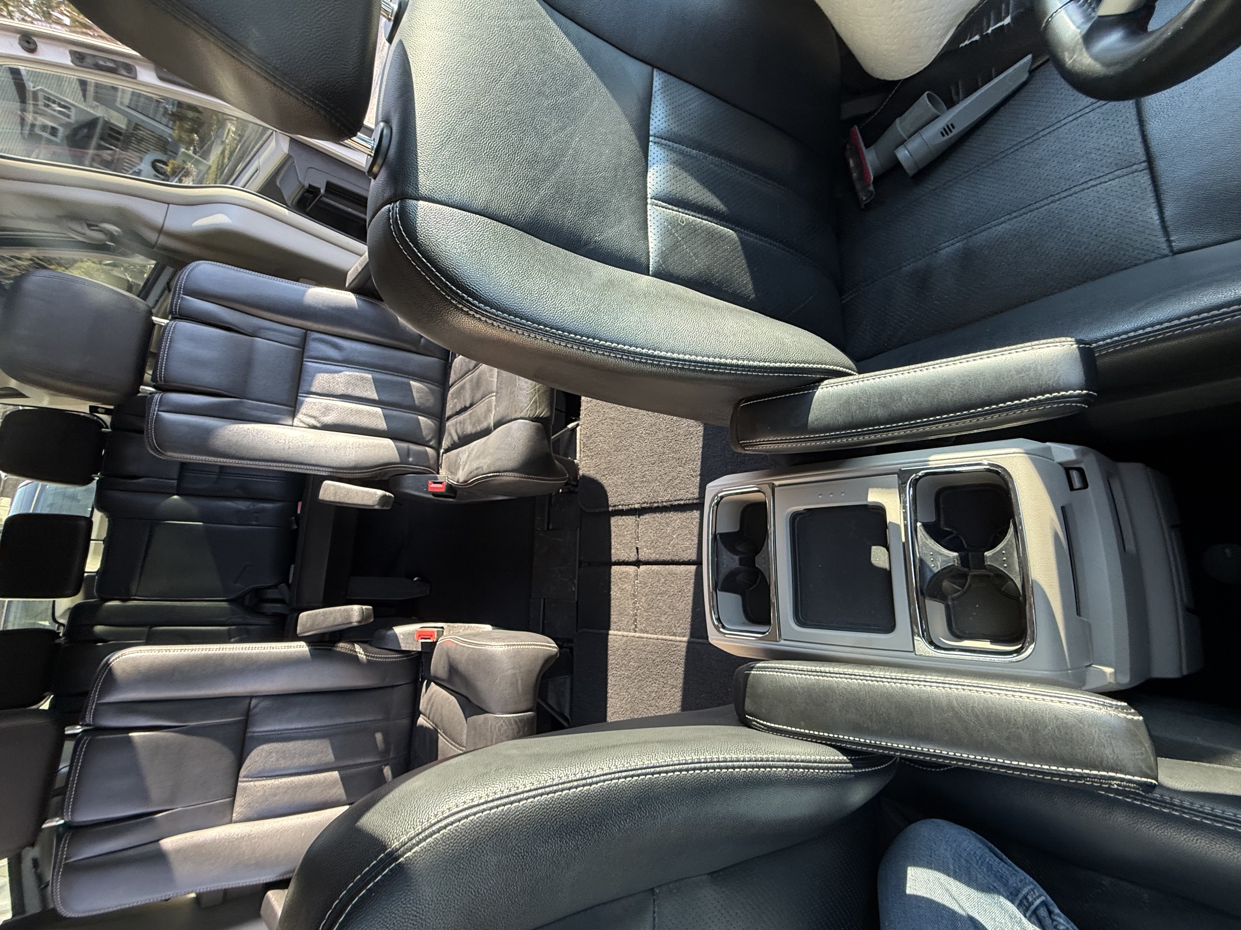 Used 2011 Chrysler Town & Country Touring-L w/ Entertainment Group #2 FWD image 23