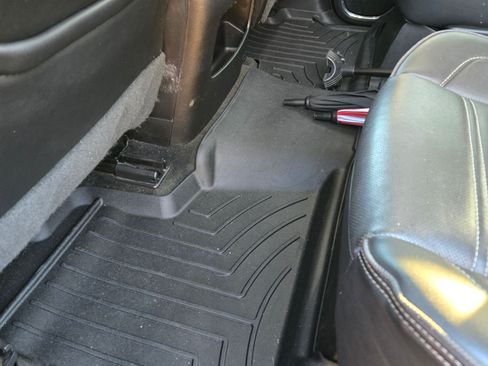 Used 2017 GMC Yukon Denali image 9