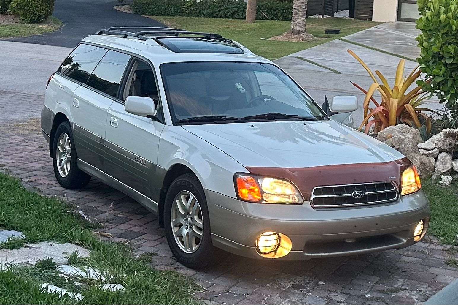 Used 2002 Subaru Outback Limited AWD/4WD image 1