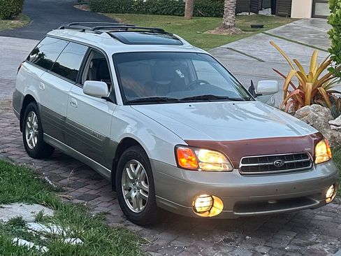 Used 2002 Subaru Outback Limited AWD/4WD image 1