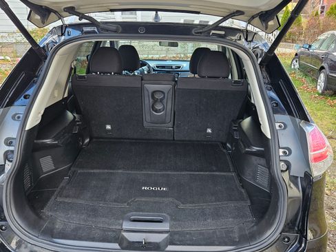 Used 2016 Nissan Rogue SV w/ SV Premium Package image 9