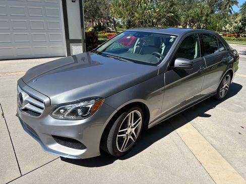 Used 2014 Mercedes-Benz E 550 E 550 4MATIC Sedan 4D image 5