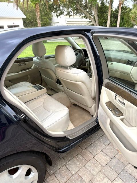 Used 2001 Lexus LS 430 w/ Ultra Luxury Pkg RWD image 12
