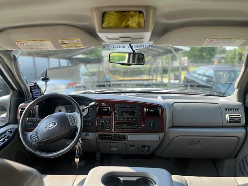 Used 2006 Ford F250 Lariat image 5