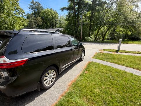 Used 2017 Toyota Sienna Limited Premium w/ Protection Package AWD/4WD image 19
