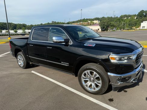 Used 2022 RAM 1500 Limited AWD/4WD image 2