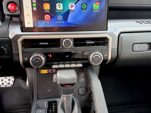 Used 2024 Toyota Tacoma TRD Off-Road image 10