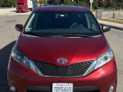 Used 2013 Toyota Sienna SE