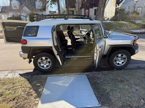 Used 2008 Toyota FJ Cruiser 4WD image 6