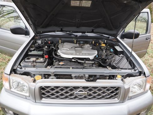Used 2001 Nissan Pathfinder SE image 27