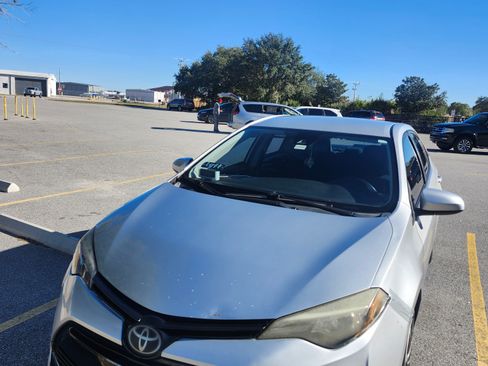 Used 2017 Toyota Corolla LE image 8