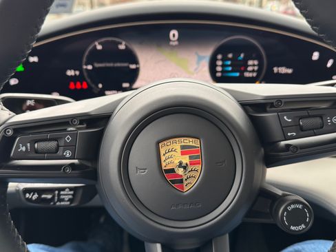 Used 2021 Porsche Taycan 4S image 19