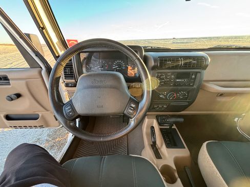 Used 1999 Jeep Wrangler Sahara image 8