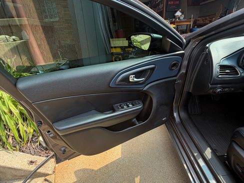 Used 2015 Chrysler 200 S w/ Navigation & Sound Group I FWD image 18