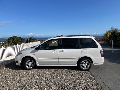 Used 2006 MAZDA MPV LX w/ LX Plus Pkg image 2