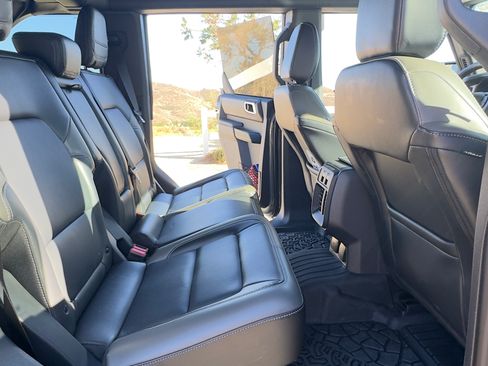 Used 2025 Ford Bronco Outer Banks AWD/4WD image 12