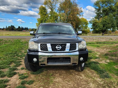 Used 2007 Nissan Titan LE image 2