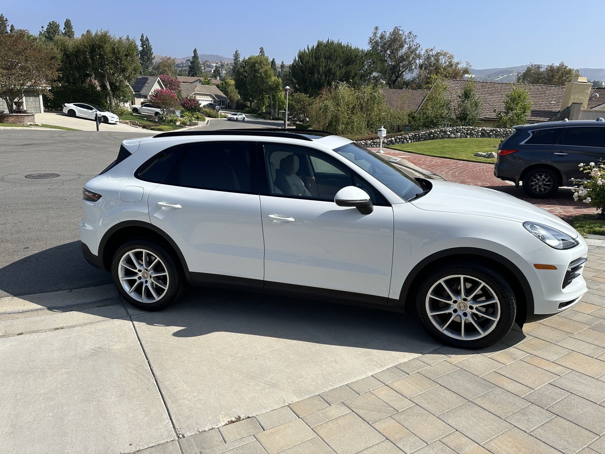 Used 2020 Porsche Cayenne AWD/4WD image 5
