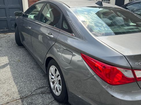Used 2012 Hyundai Sonata GLS image 2