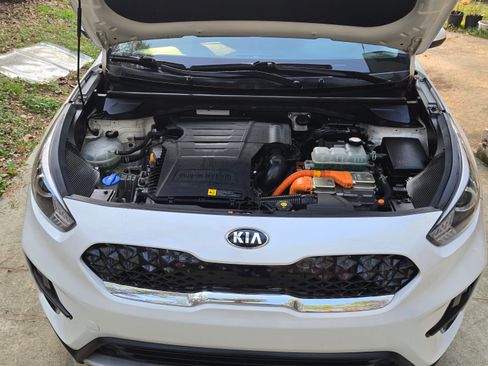 Used 2020 Kia Niro LXS image 8
