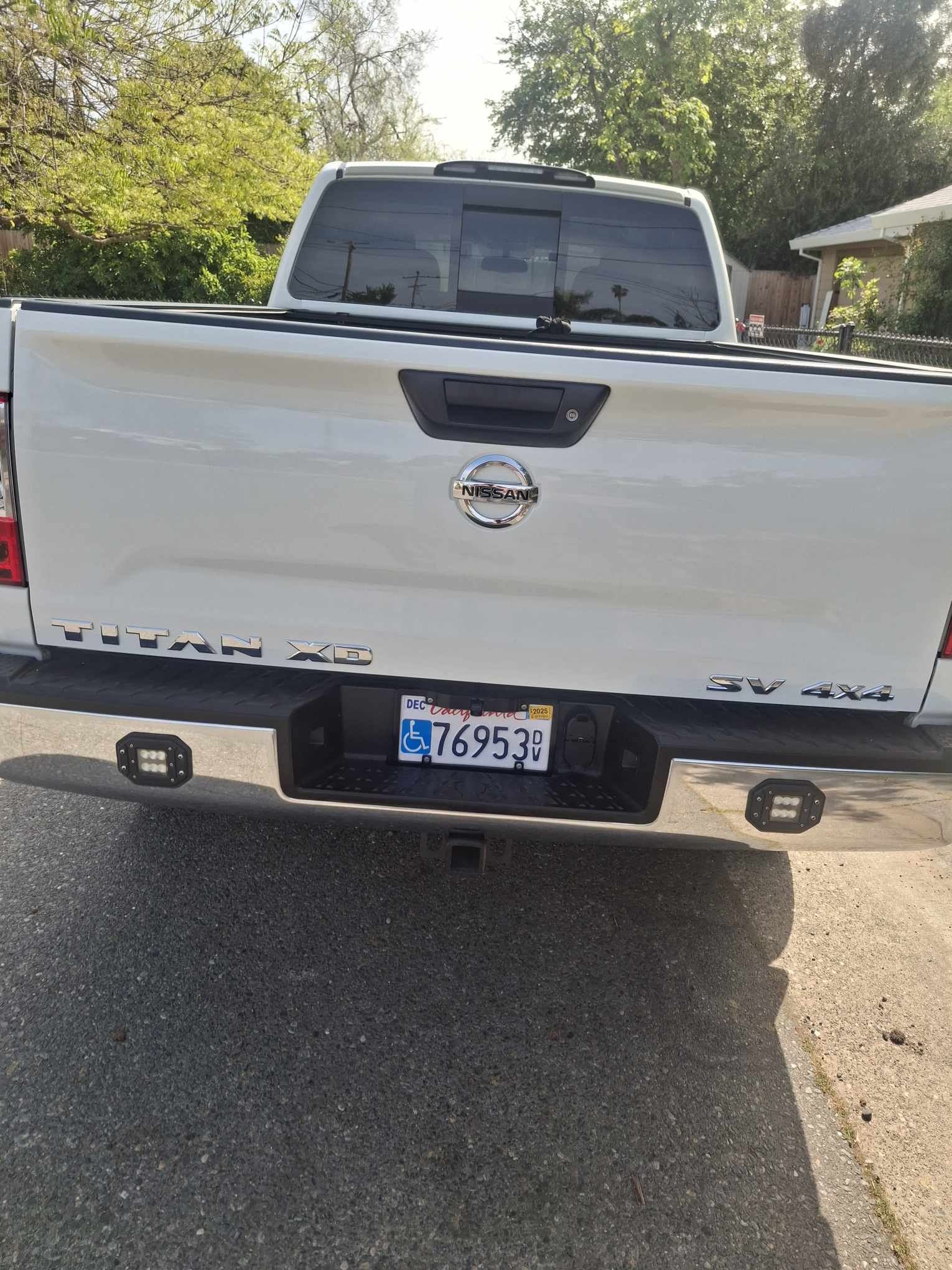 Used 2017 Nissan Titan SV AWD/4WD image 14