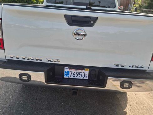 Used 2017 Nissan Titan SV image 14