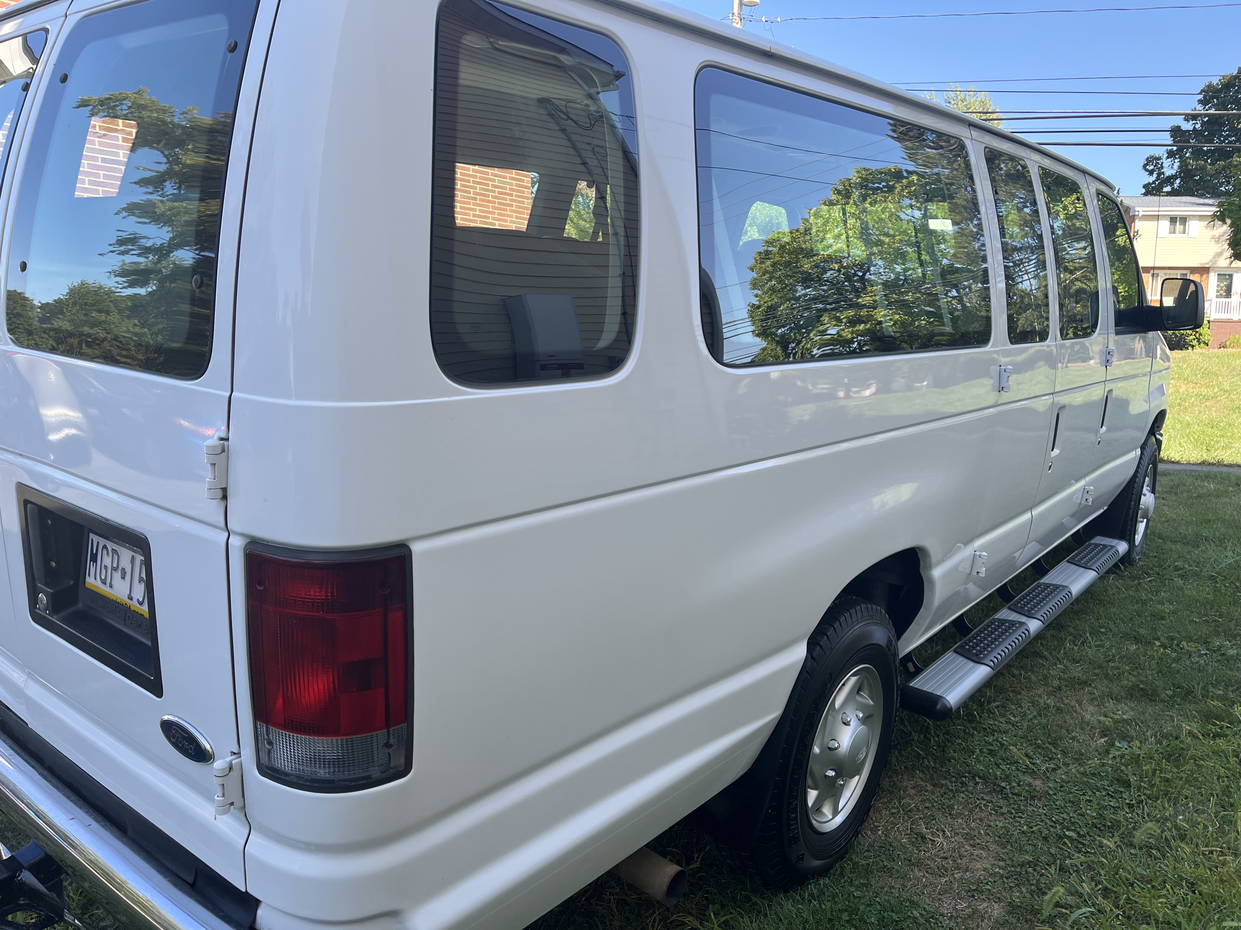 Used 2008 Ford E-350 and Econoline 350 XLT RWD image 10