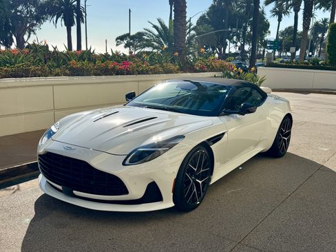 Used 2025 Aston Martin DB12 Convertible RWD image 2