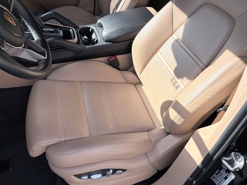 Used 2021 Porsche Cayenne S image 19