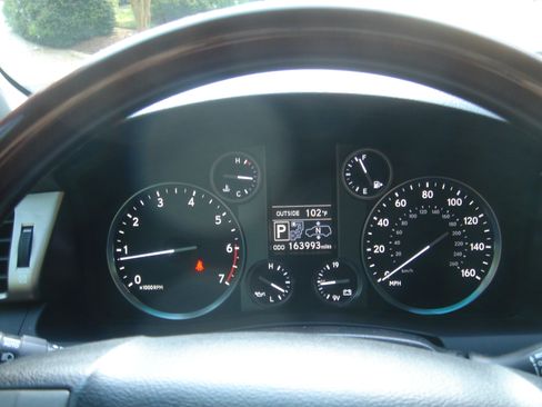 Used 2015 Lexus LX 570 4WD image 19