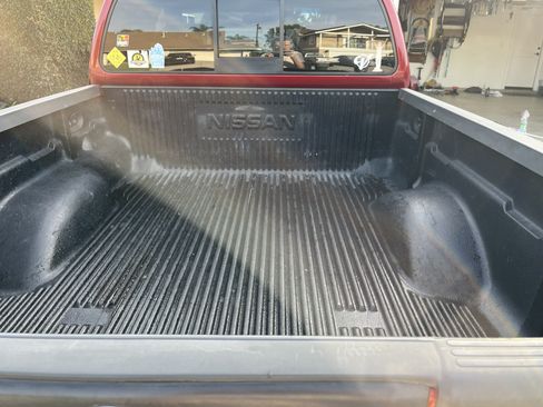 Used 2009 Nissan Frontier SE w/ SE Value Truck Pkg image 15