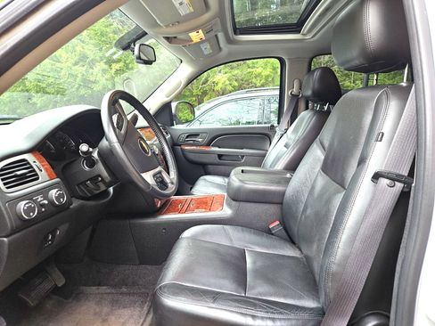 Used 2011 Chevrolet Tahoe LTZ AWD/4WD image 10