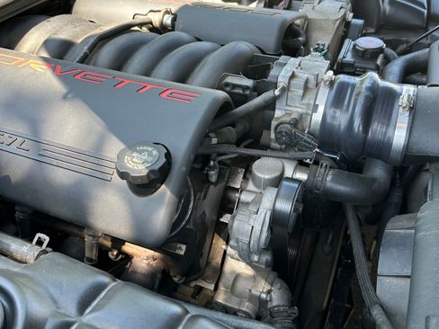Used 1999 Chevrolet Corvette Coupe w/ Lighting Pkg RWD image 20