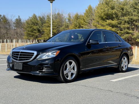 Used 2014 Mercedes-Benz E 350 E 350 4MATIC Sedan 4D image 4