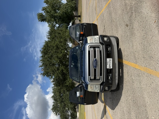 Used 2013 Ford F250 Platinum w/ FX4 Off Road Pkg AWD/4WD image 9