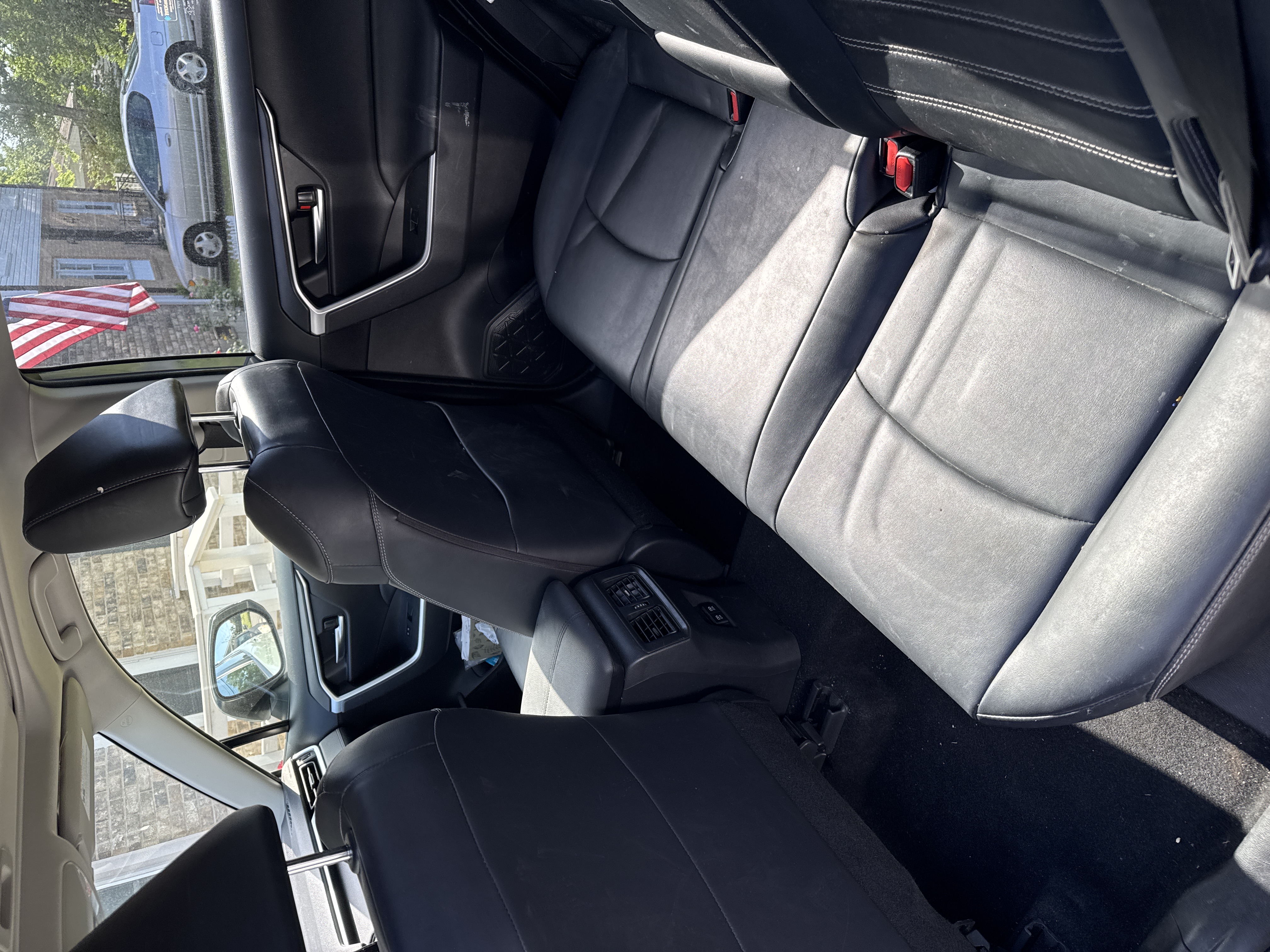 Used 2021 Toyota RAV4 XLE Premium FWD image 9