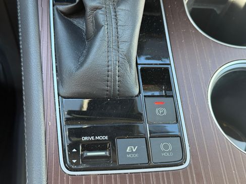 Used 2021 Toyota Sienna XLE image 15