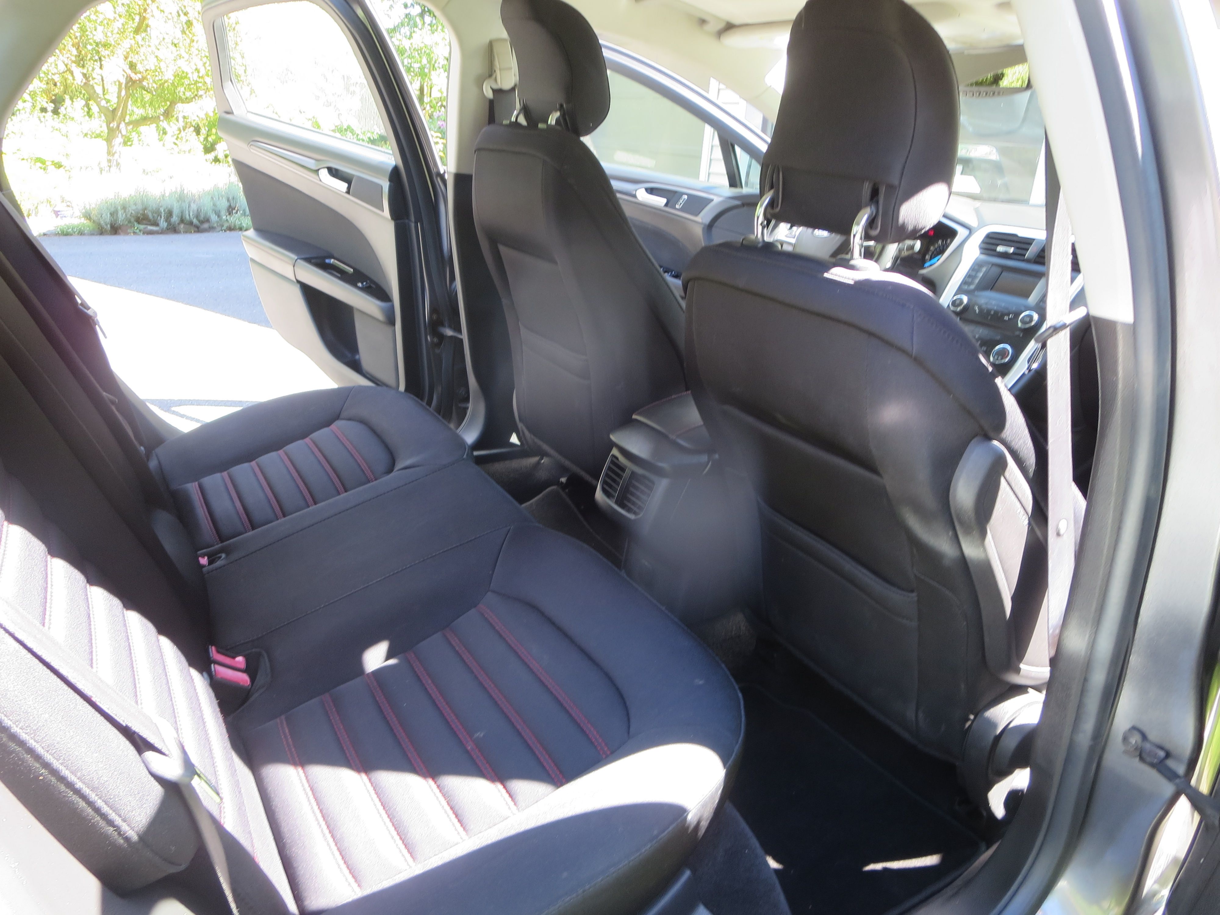 Used 2013 Ford Fusion SE FWD image 13