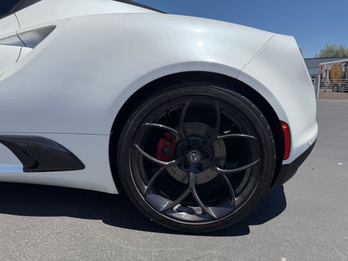 Used 2018 Alfa Romeo 4C Coupe w/ Coupe Track Package 1 RWD image 15