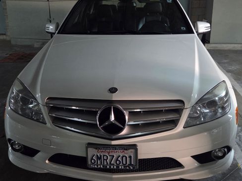 Used 2010 Mercedes-Benz C 300 Sedan image 2