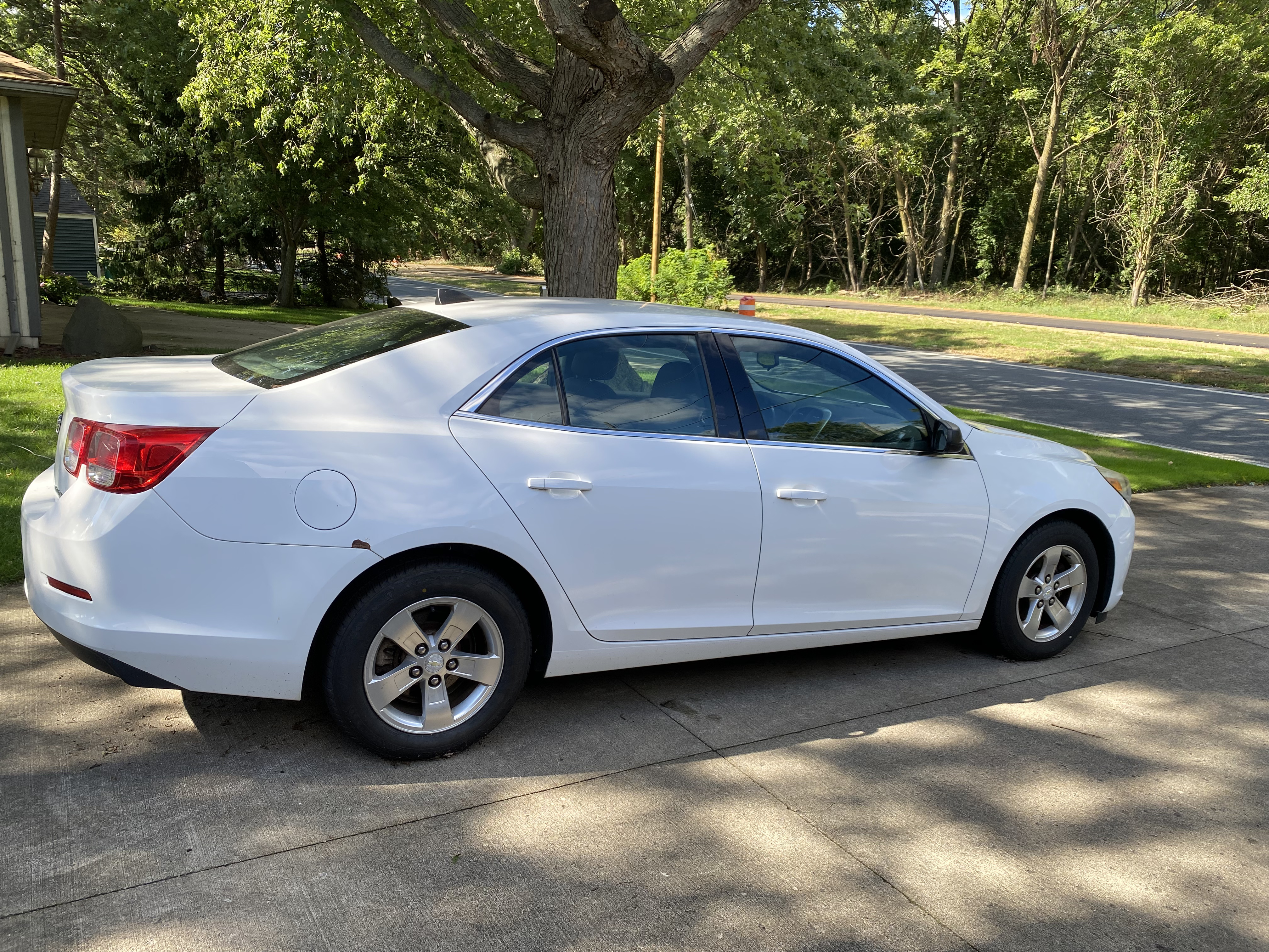 Used 2014 Chevrolet Malibu LS FWD image 2
