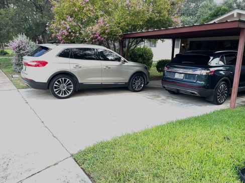 Used 2017 Lincoln MKX Reserve FWD image 24