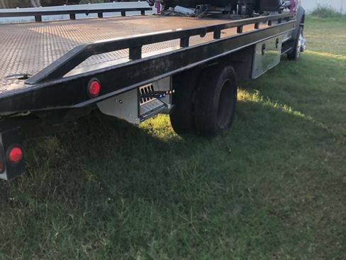 Used 2022 Ford F550 2WD Regular Cab Super Duty image 2