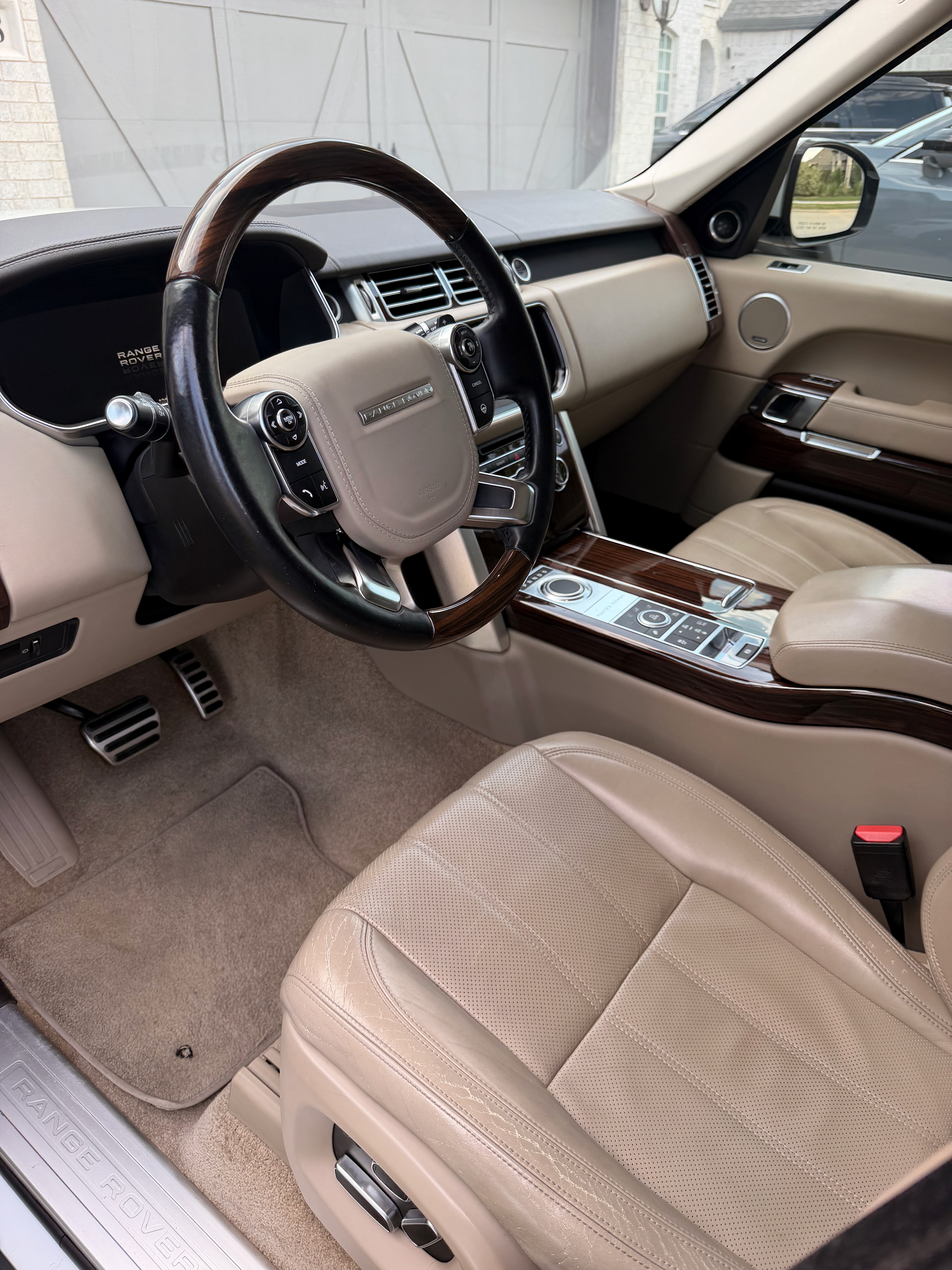 Used 2013 Land Rover Range Rover Supercharged AWD/4WD image 6