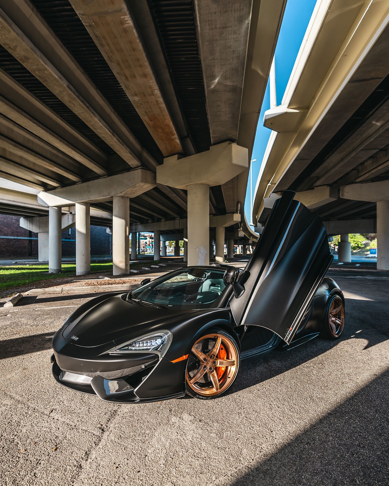 Used 2019 McLaren 570S Spider RWD image 10