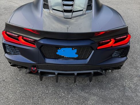 Used 2022 Chevrolet Corvette Stingray Preferred Cpe w/ Z51 Performance Package RWD image 8