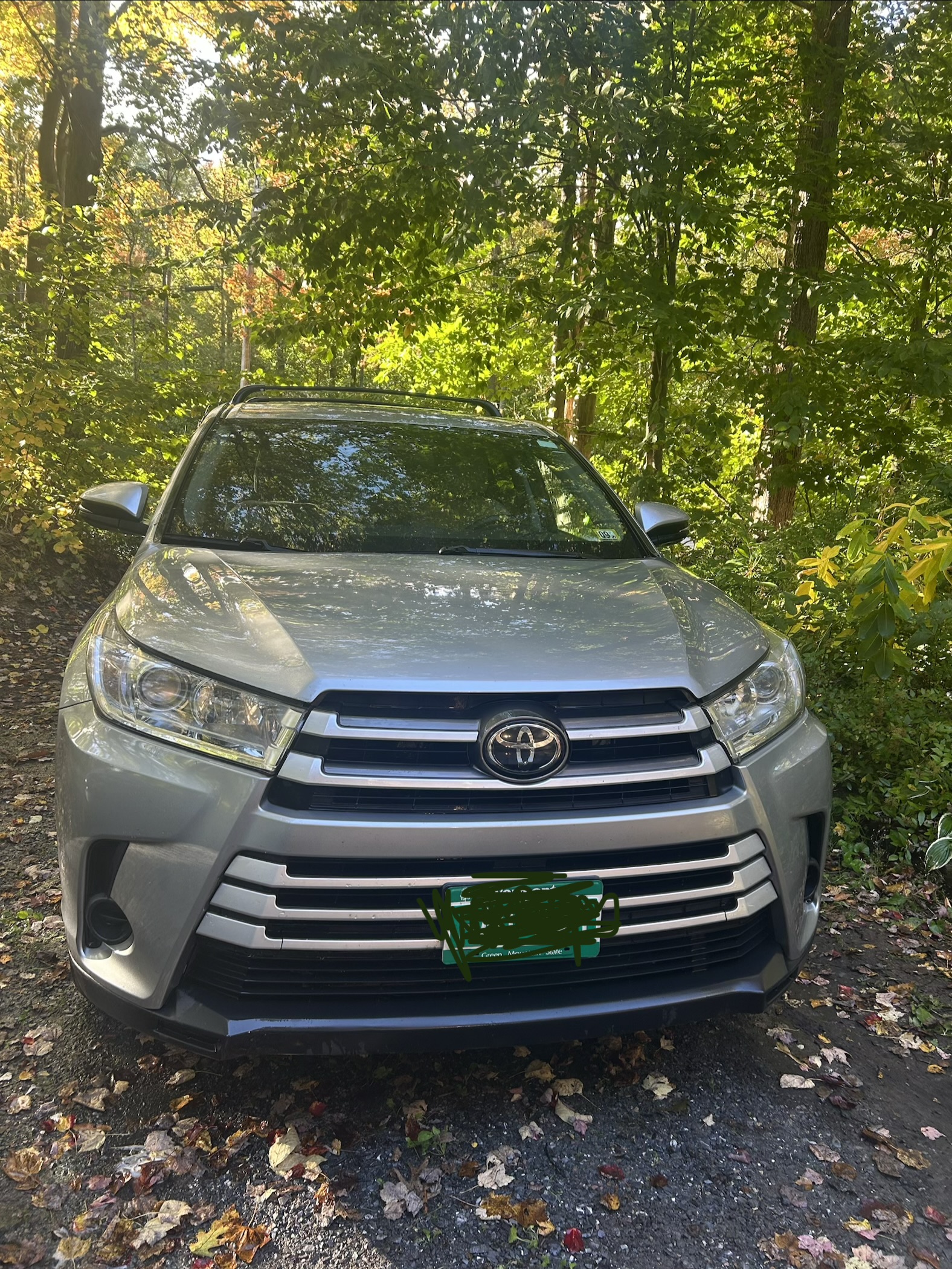 Used 2017 Toyota Highlander LE AWD/4WD image 2