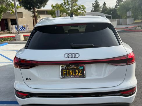 Used 2025 Audi Q6 e-tron Premium Plus w/ Premium Plus RWD image 2