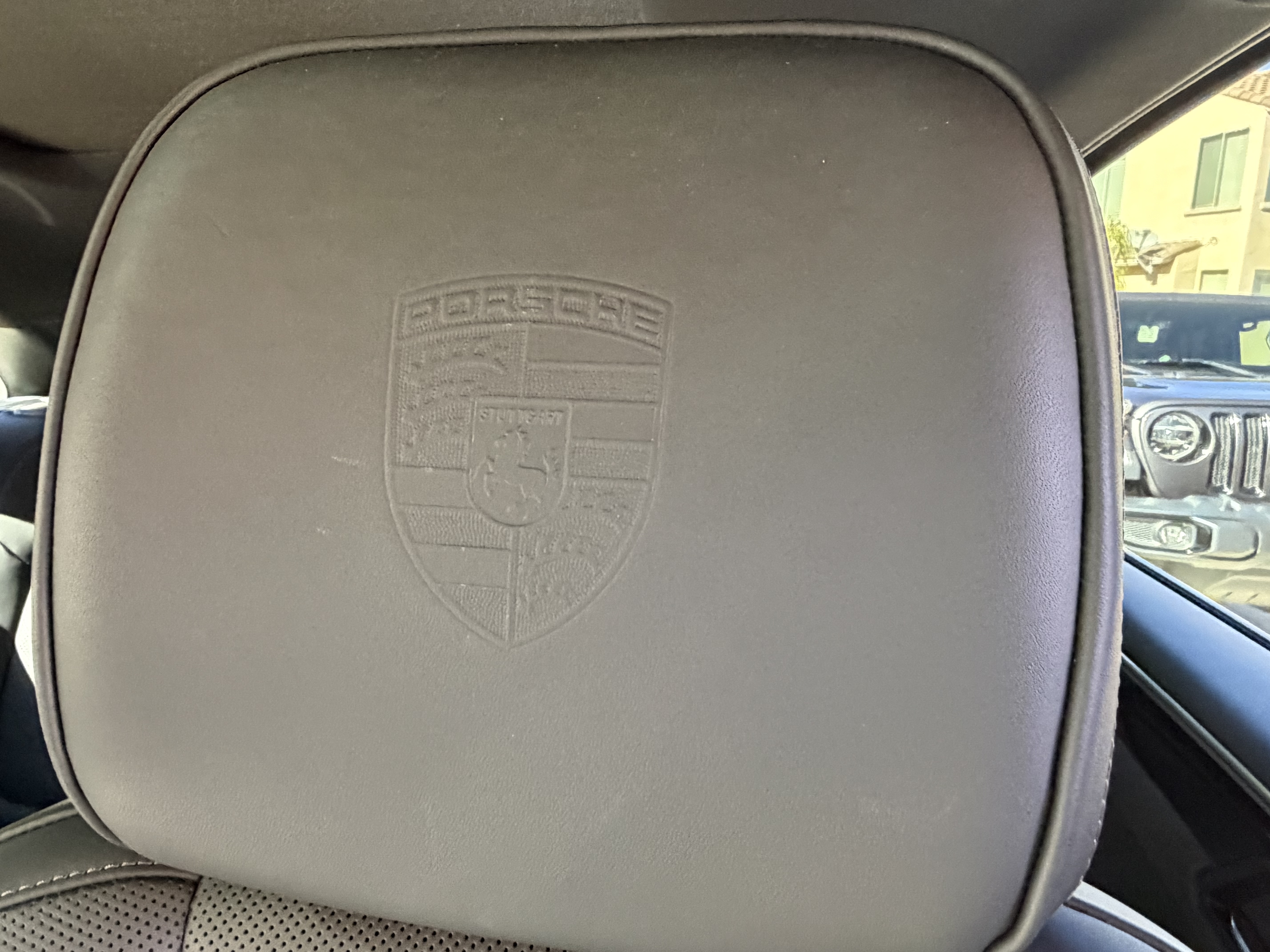 Used 2023 Porsche Macan AWD/4WD image 9